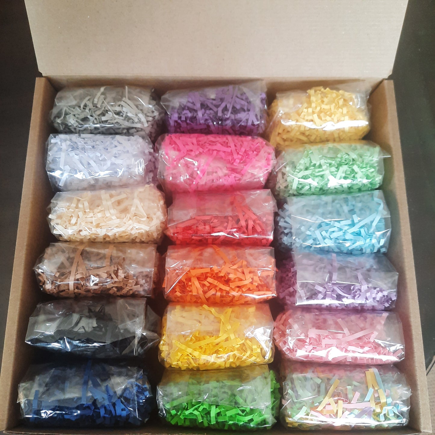 Crinkle Paper Sample Box